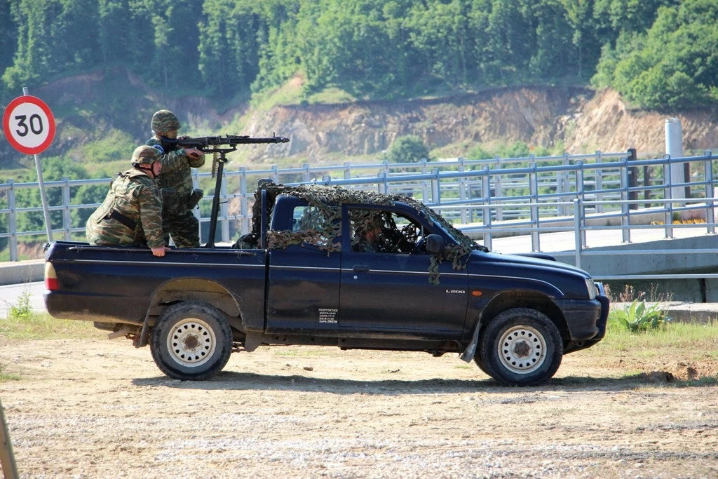 «Είμαστε εδώ, σας περιμένουμε» – Α/ΓΕΣ και Εθνοφύλακες «έσπειραν» φωτιά και ατσάλι – Εντυπωσιακές εικόνες